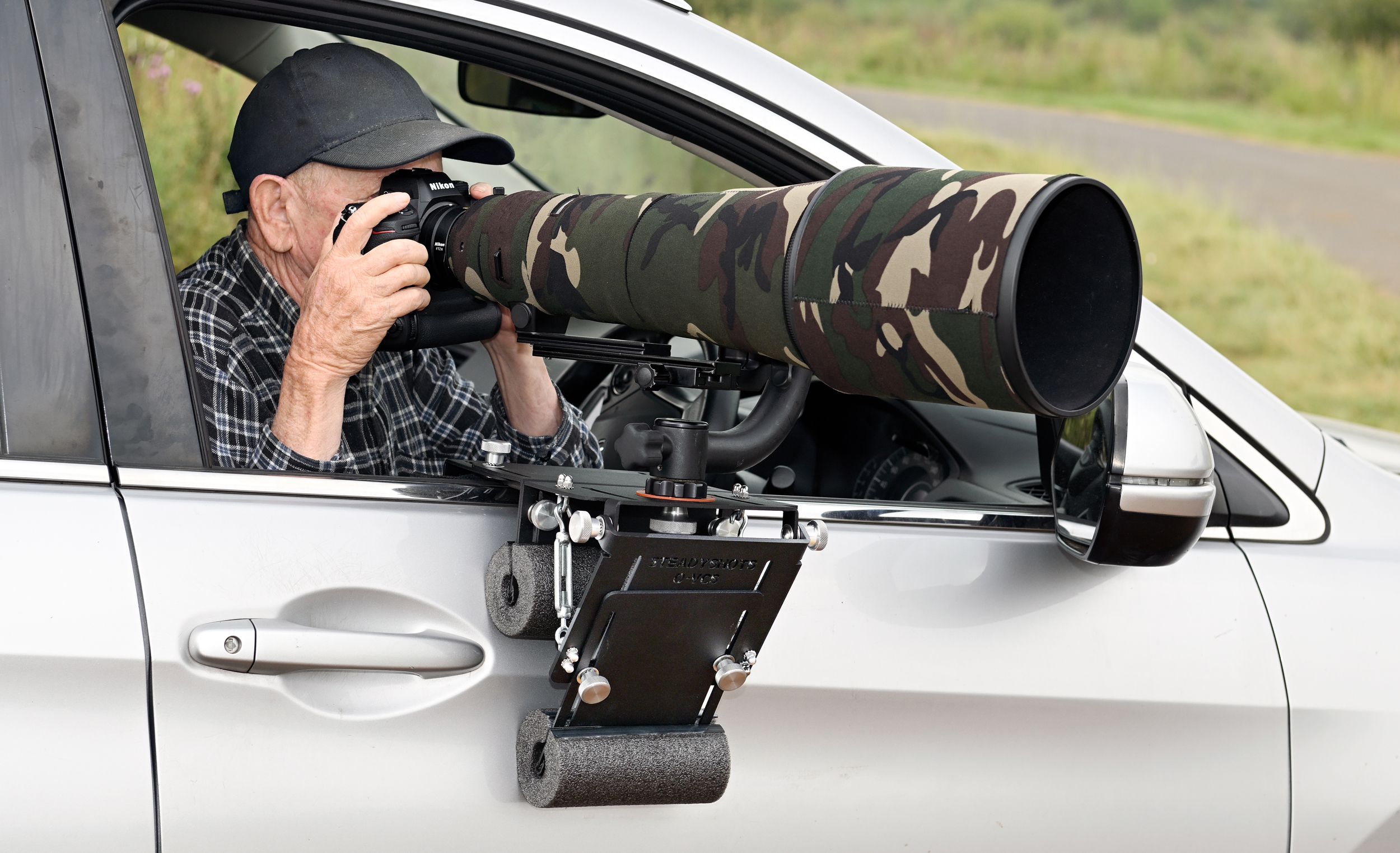 steadyshots-vehicle-car-camera-studio-hide-support-door-mount